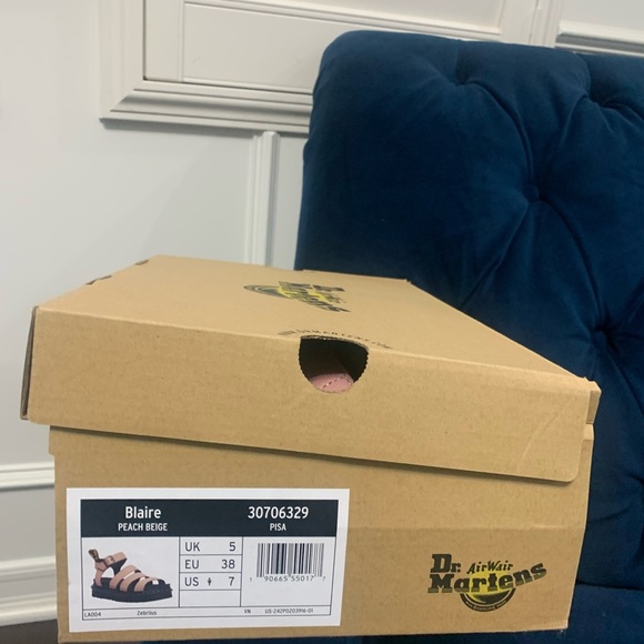 Peach Doc Marten sandals.  Women size 7 - Picture 4 of 4